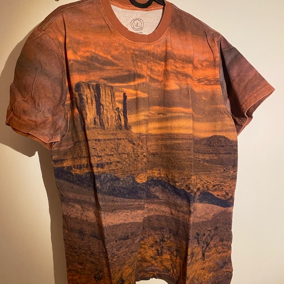 2 printed t-shirts from UO - Cool Nature Prints - Picture 6 of 11